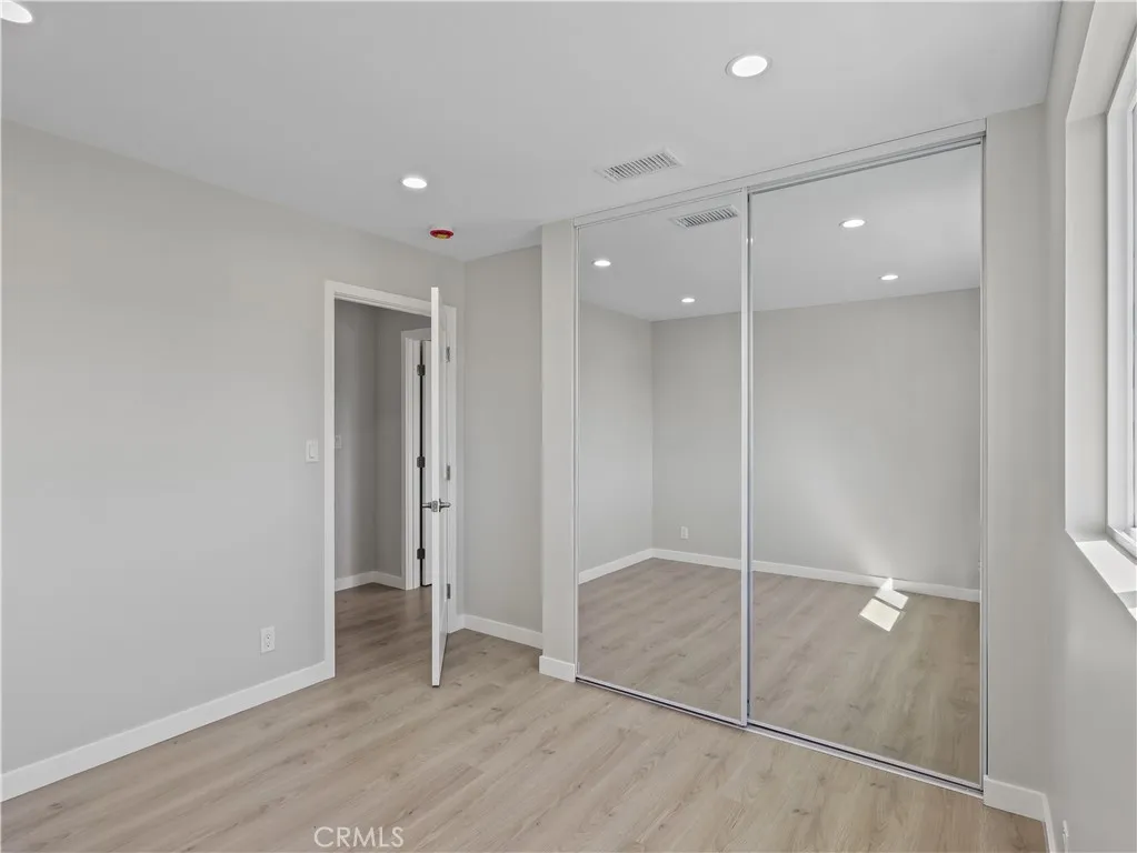 Lake Balboa, California 91406, United States, 2 Bedrooms Bedrooms, ,2 BathroomsBathrooms,Residential,Active,112626