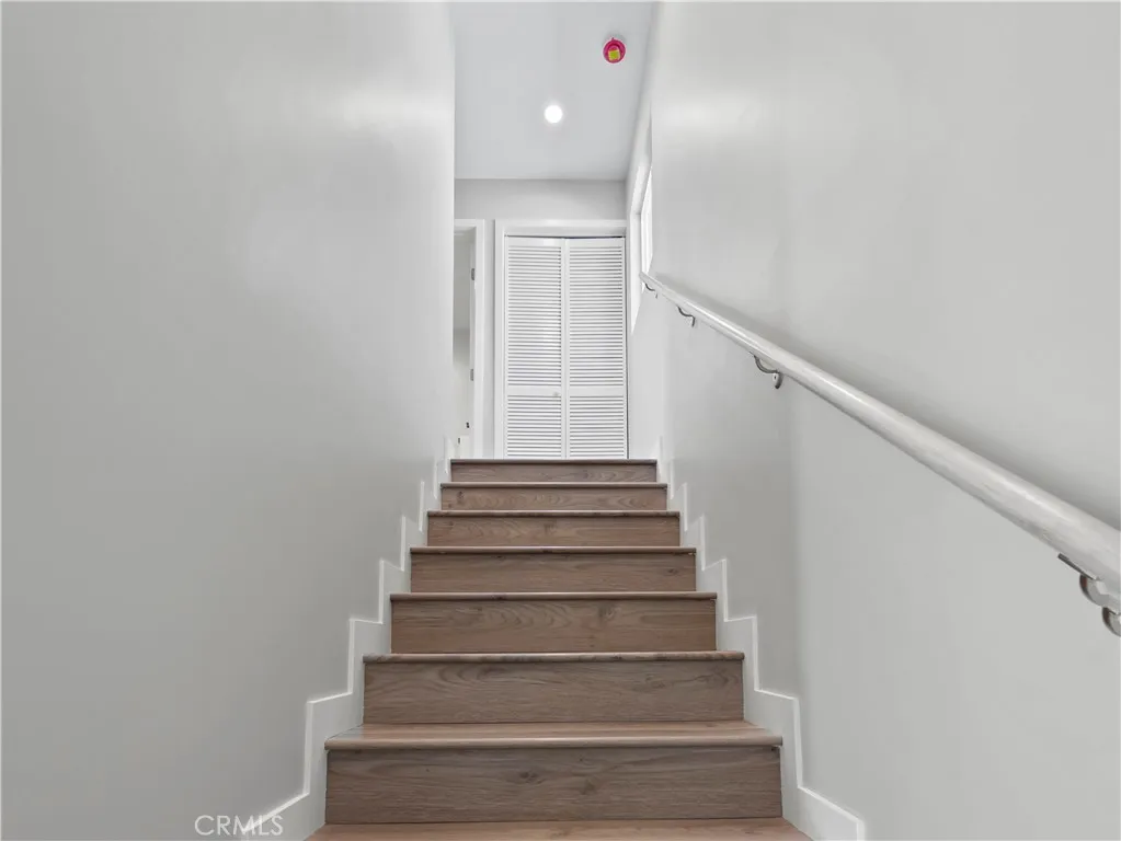 Lake Balboa, California 91406, United States, 2 Bedrooms Bedrooms, ,2 BathroomsBathrooms,Residential,Active,112626