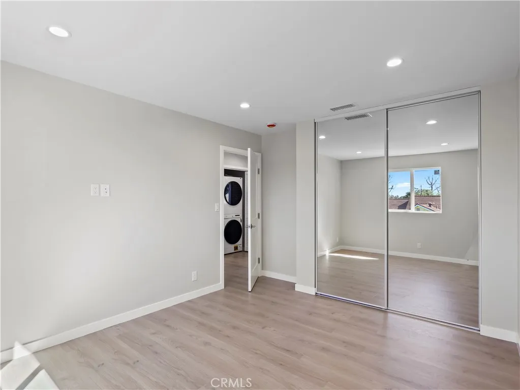 Lake Balboa, California 91406, United States, 2 Bedrooms Bedrooms, ,2 BathroomsBathrooms,Residential,Active,112626