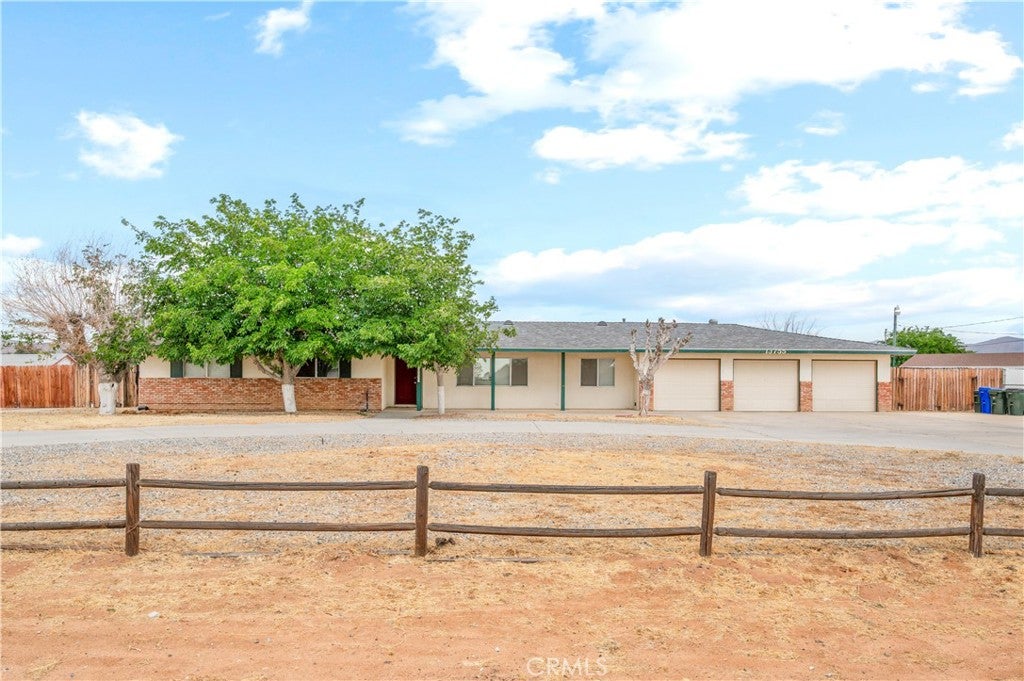 Photo 1 of 59 — 13755 Mohawk Rd, Apple Valley, CA 92307
