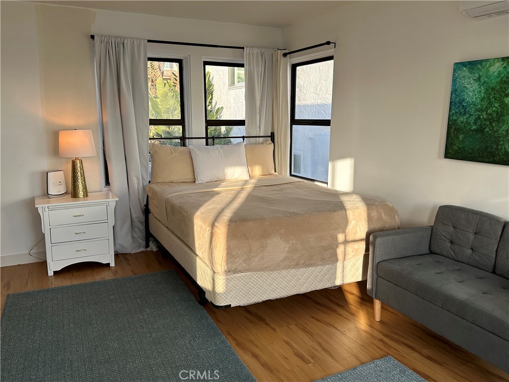 2127 South Coast Highway 3