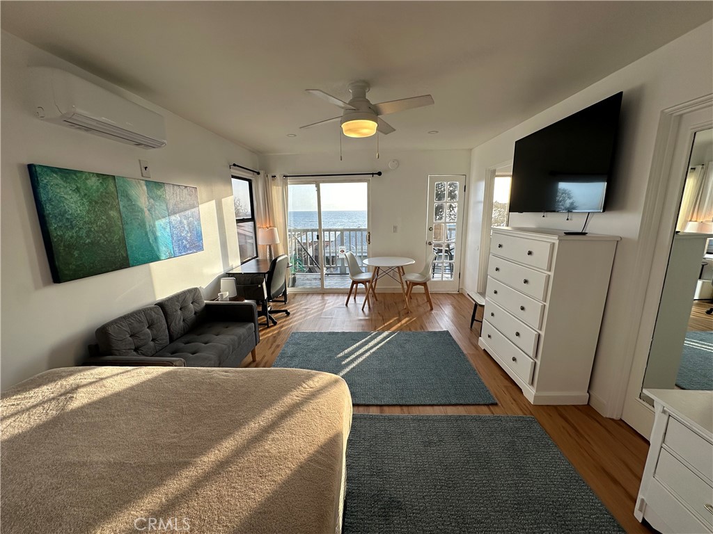 2127 South Coast Highway 3