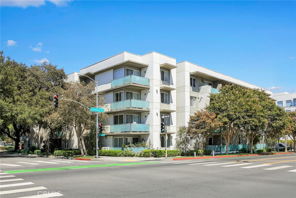 Built in 2004, Welcome to Pasadena Collection West. This south-facing, gorgeous 1 bedroom, 1 bathroom condominium is located in the heart of Pasadena. This inviting home offers a bright and airy living space with an open layout, ideal for both relaxing and entertaining. The kitchen features ample cabinetry and counter space, while the bedroom provides comfort and privacy. Enjoy the convenience of in-unit laundry, along with access to community features such as a spa, fitness center, and secure parking. Ideally located near Pasadena's South Lake District, the Playhouse District, shopping, dining, grocery stores, and easy freeway or Metro access, this condo combines comfort and convenience in a prime, desirable Pasadena neighborhood.