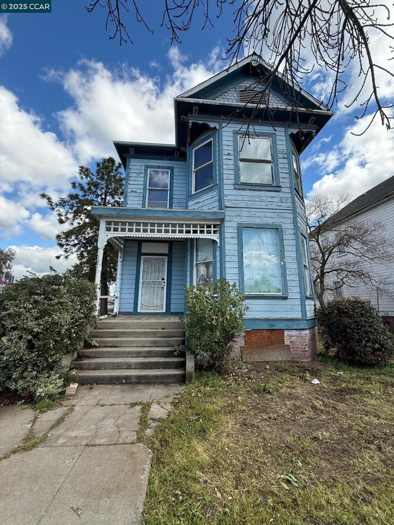 Don’t miss this rare opportunity to own a remarkable piece of local history. Prime redevelopment opportunity & endless potential with the right vision. Built in 1883, this beautiful Victorian home blends timeless craftsmanship with enduring charm. This property features a historical structure with significant architectural character. Priceless opportunity to make it your own! Views: Downtown