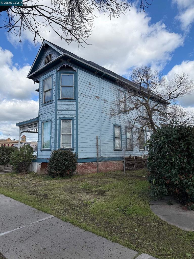 151 S 3Rd Ave