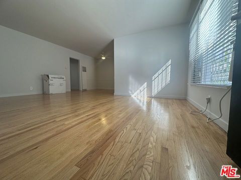 Photo of 8360 Blackburn Avenue #1, Los Angeles, CA 90048 (MLS # 26656087)