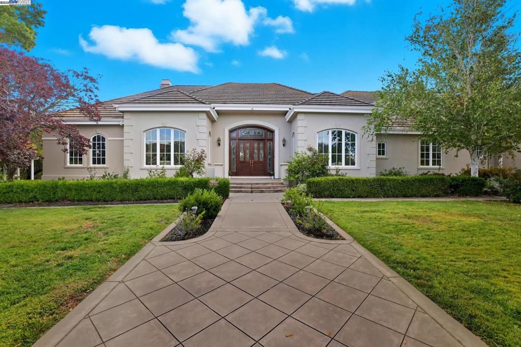 Photo of 1092 Piemonte Dr, Pleasanton, CA 94566 (MLS # 41114552)