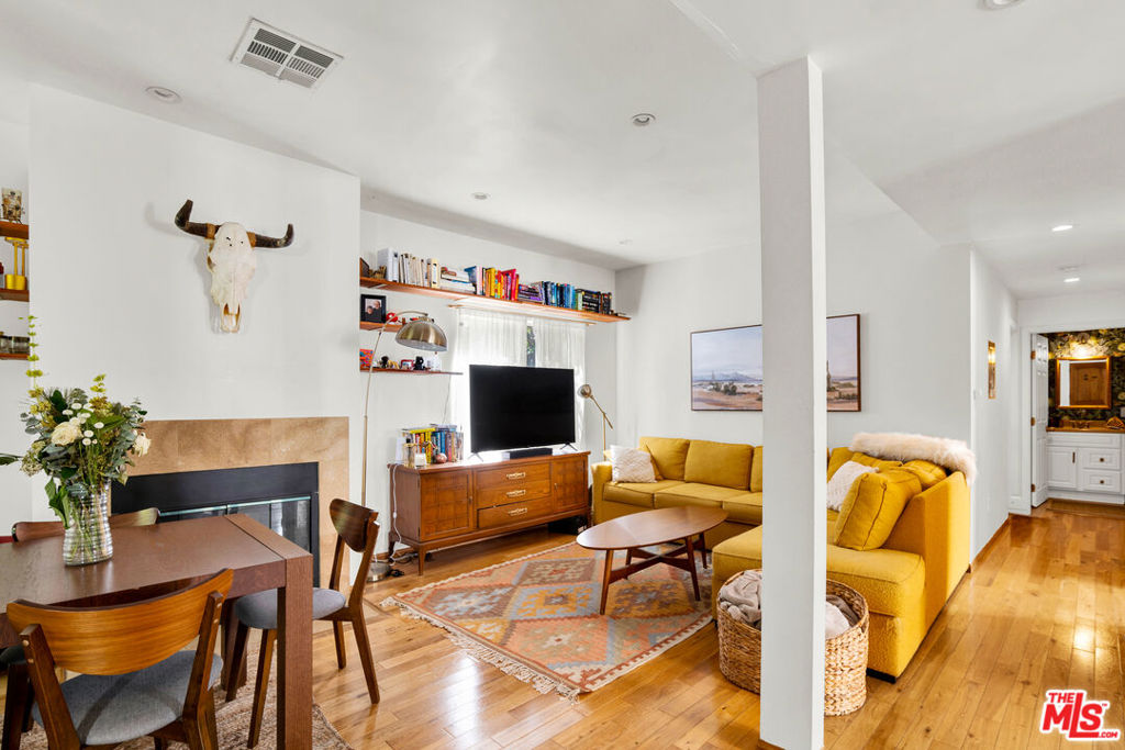 1135 N Coronado Street