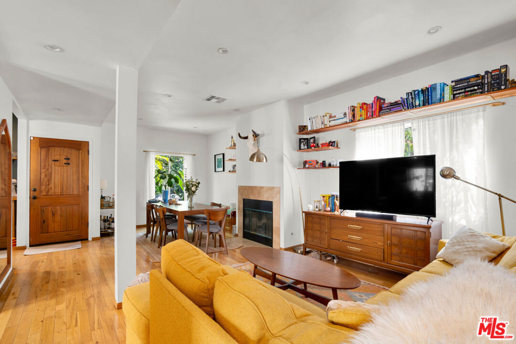 1135 N Coronado Street