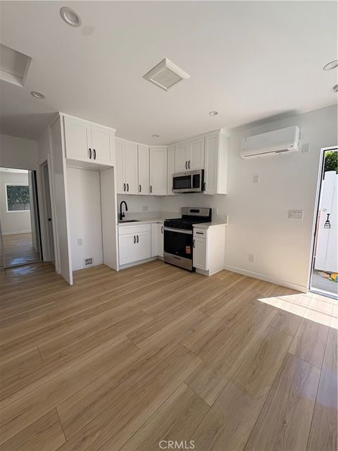 Photo of 7620 Royer, Canoga Park, CA 91304 (MLS # SR26080385)