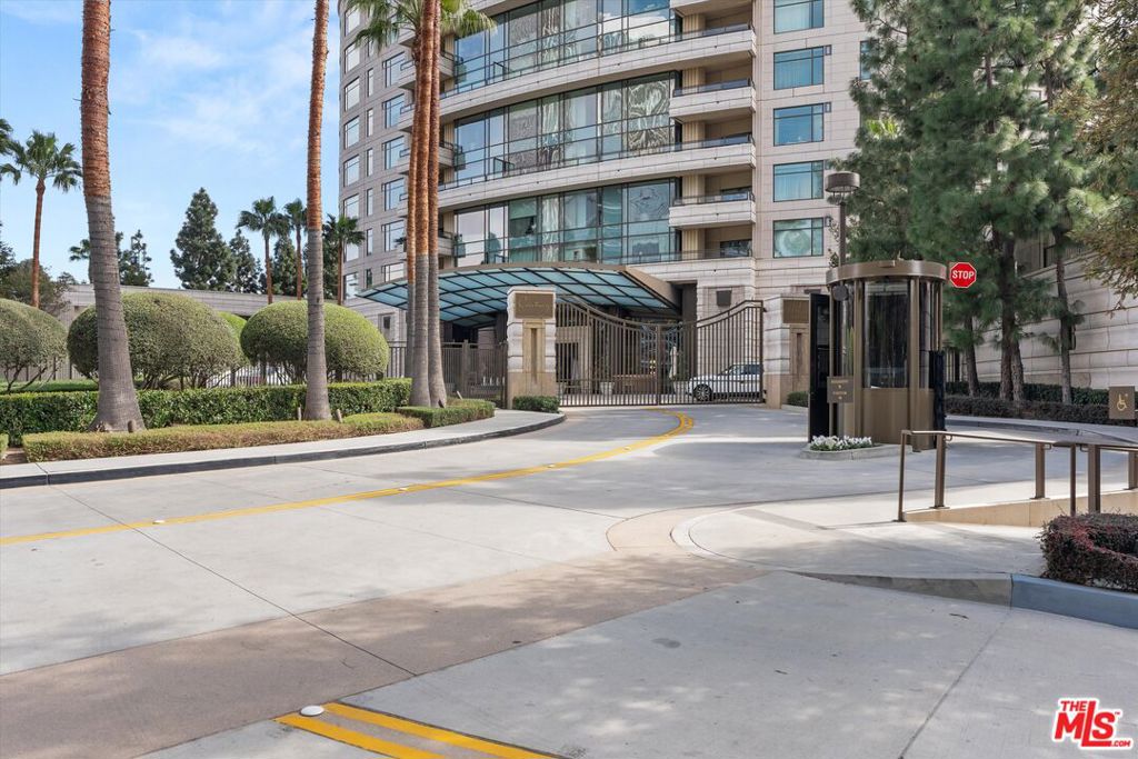 1 W Century Drive 16C