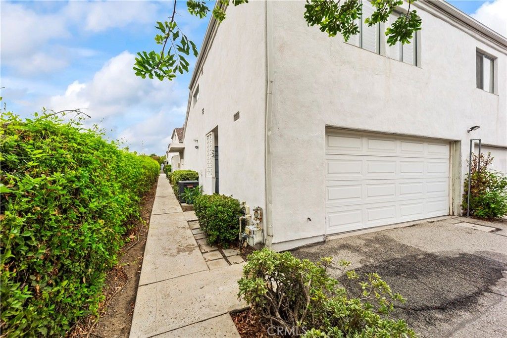 Photo of 16857 San Fernando Mission Boulevard #24, Granada Hills, CA 91344 (MLS # SR25228113)