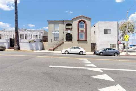 Photo of 1211 Magnolia Avenue, Long Beach, CA 90813 (MLS # SB26197731)