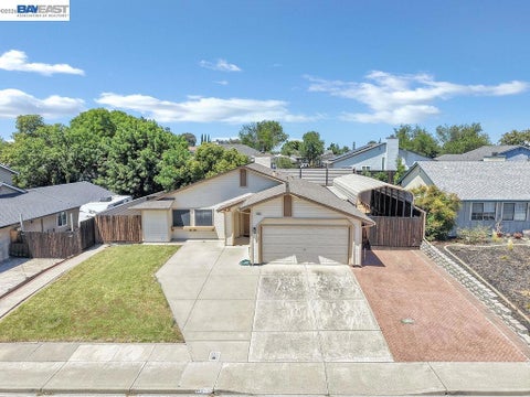 Photo of 1456 Chianti Way WAY, Oakley, CA 94561 (MLS # 41137572)