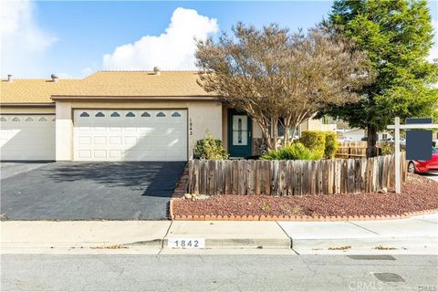 Photo of 1842 Ponderosa Ln, Paso Robles, CA 93446 (MLS # SC25267126)