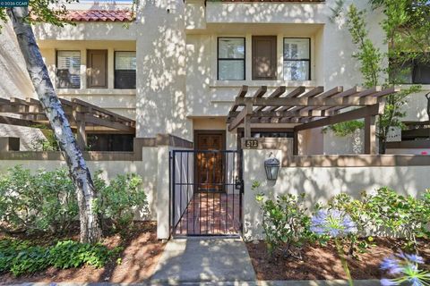 Photo of 512 Churchill Downs Ct CT, Walnut Creek, CA 94597 (MLS # 41139281)