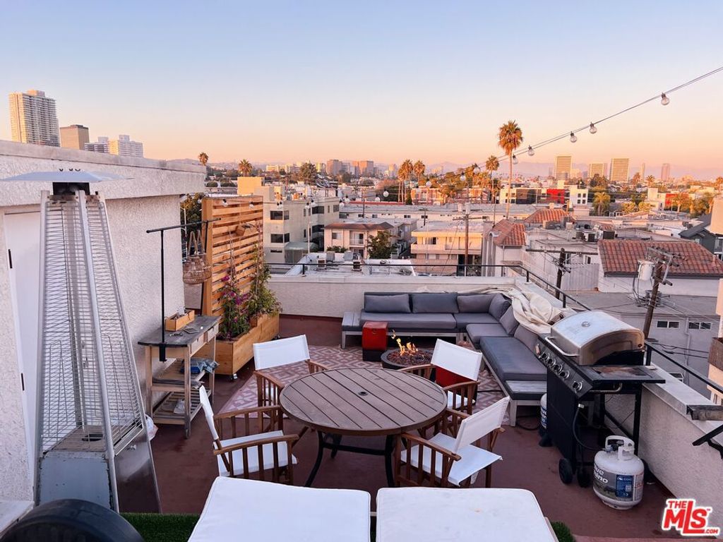 Photo of 12130 W Ohio Avenue #308, Los Angeles, CA 90025 (MLS # 26662469)