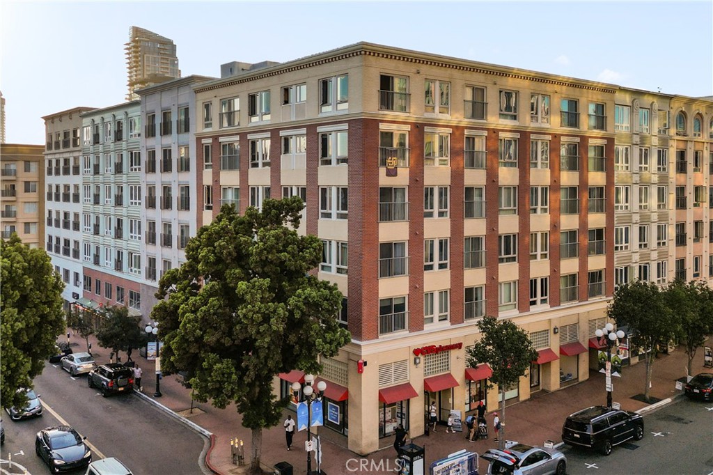 Live the Front Row Seat to San Diego Gaslamp Lifestyle. The 3 most important words in Real Estate... Location - Location - Location. Welcome to your turnkey condo in the heart of San Diego’s iconic Gaslamp Quarter where all the history and energy come together as one. You will be living in the city’s best dining, nightlife, and culture which are just steps away. Literally 1 min walk to The Pendry and just minutes from the waterfront, artisan markets, public transportation, and tons of world-class entertainment, this home puts you in the center of it all while still offering your own peace and quiet.
The Condo
Light, bright, and serene, this courtyard facing unit offers a tranquil pool view with city lights in the distance and excellent soundproofing.
Updated with modern lighting (2019) and a brand-new HVAC + Nest thermostat (2020) for the most energy efficiency and comfort.
Ample storage plus one dedicated indoor parking space conveniently located right next to the elevator.
Option to purchase fully furnished and/or continue as a proven 5-star vacation rental investment.
The Vibes
City Square is one of the Gaslamp’s best-kept secrets, loaded with private amenities including a resort-style pool, spa, BBQ lounge, gym, and conference room. Residents love the friendly neighbors, pet-friendly community, and unbeatable walkability: the waterfront, Petco Park, shopping, cafés, and luxury hotels are all just 5 minutes away
Why You’ll Love It
Quiet + turnkey, yet in the heart of the action.
Secure building with good vibes, great neighbors, and plenty of style.
An unbeatable location that offers both lifestyle and long-term investment potential.