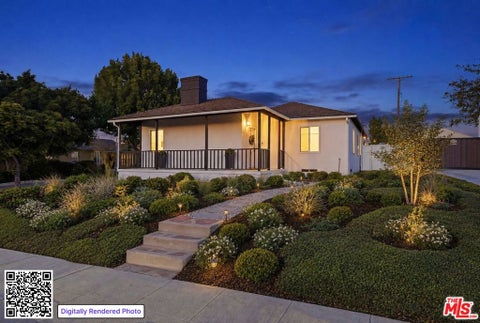 Photo of 7800 S Victoria Avenue, Los Angeles, CA 90043 (MLS # 26856255)