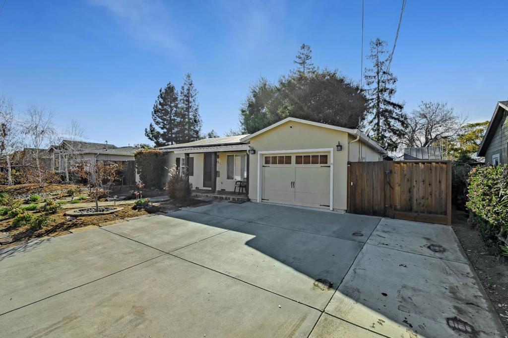 433 Daniel Way