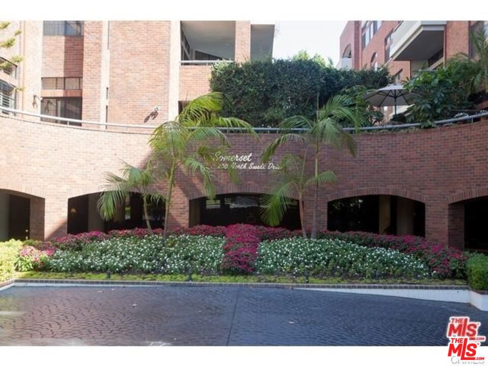 200 N Swall Drive 454