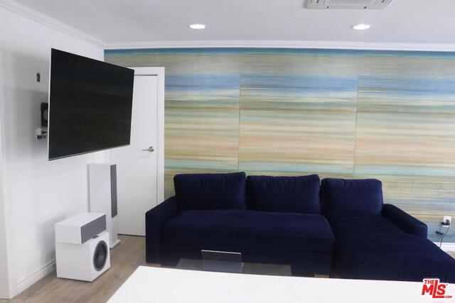 2471 SAWTELLE Boulevard 102