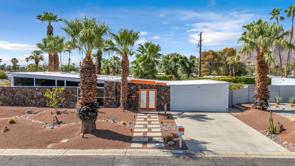 403 E Desert Willow Circle