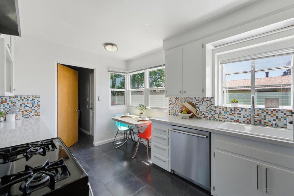 4253 Poplar