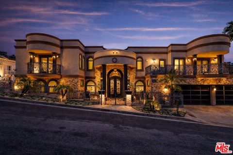 Photo of 11131 Mountcastle Drive, Studio City, CA 91604 (MLS # 26657297)