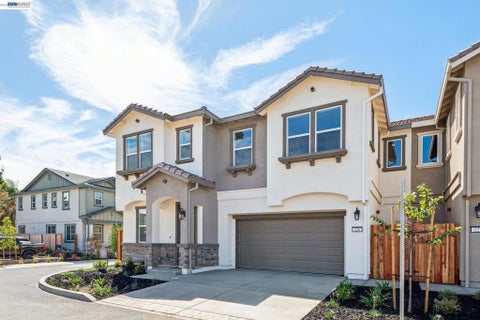Photo of 126 Creek View Cir CIR, Fairfield, CA 94533 (MLS # 41152140)