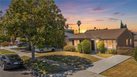 Photo of 2939 Kelton Avenue, Los Angeles, CA 90064 (MLS # SB26058924)