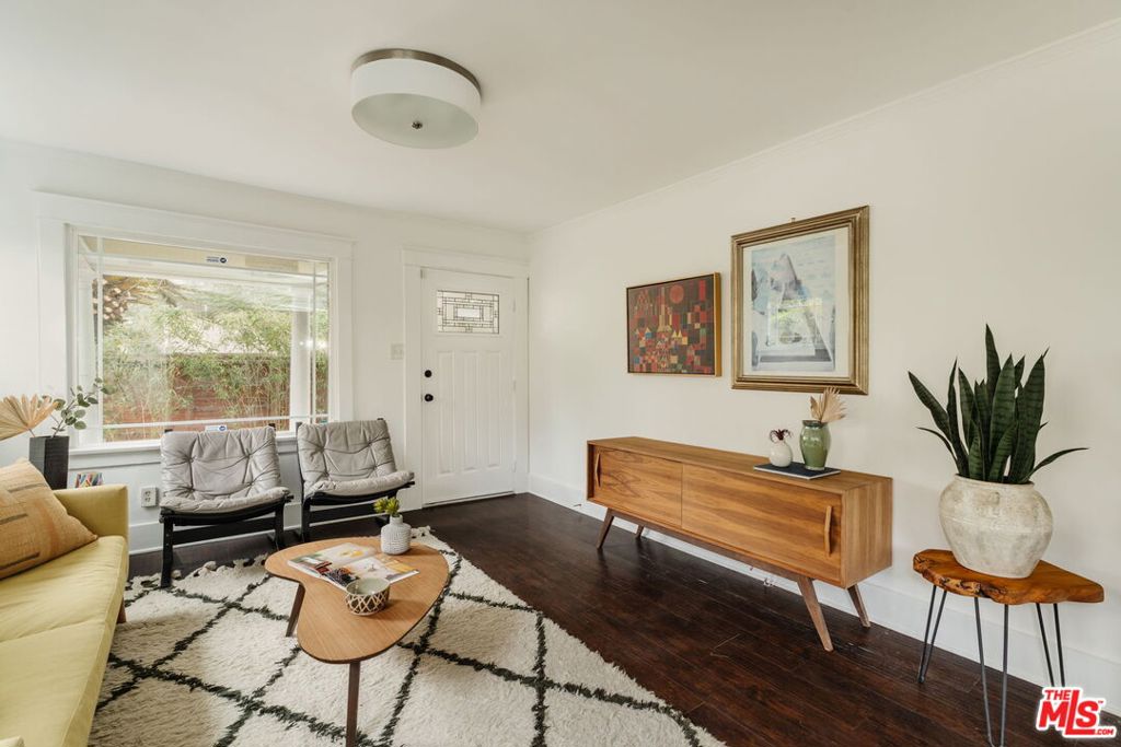 5335 Fountain Avenue