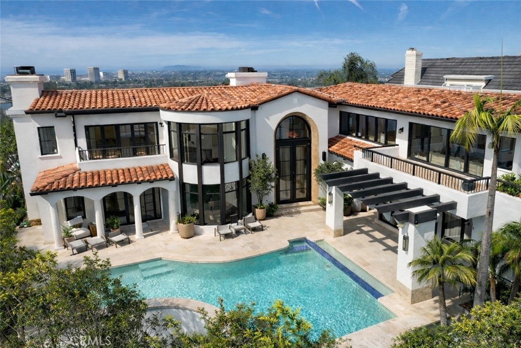 Photo of 2 Trafalgar, Newport Beach, CA 92660 (MLS # LG26077451)