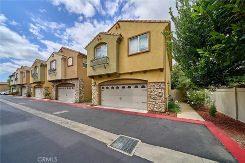 MLS: SR26164359
