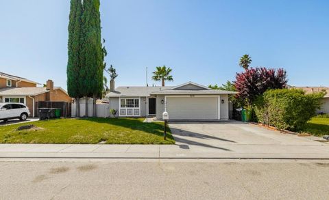 Photo of 1610 Bondy Lane, Tracy, CA 95376 (MLS # ML82041566)
