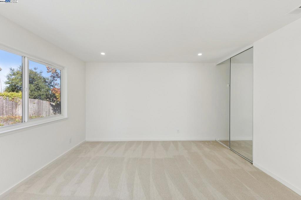 HAYWARD HILLS - Residential
