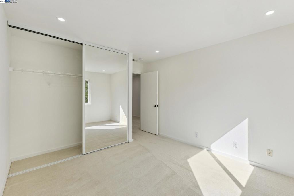 HAYWARD HILLS - Residential