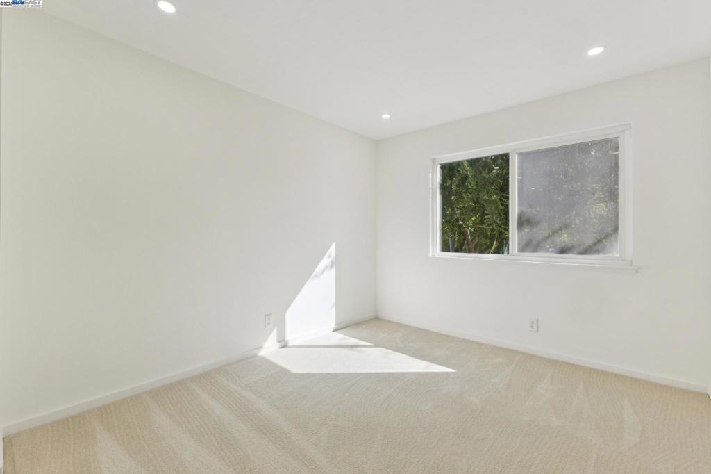 HAYWARD HILLS - Residential