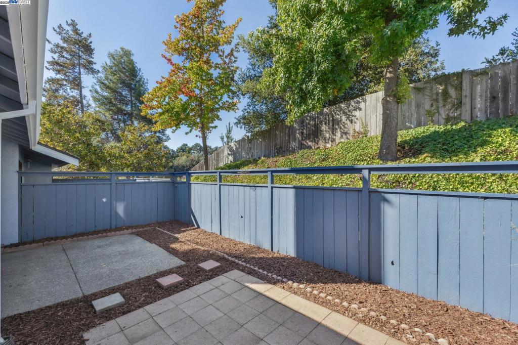 HAYWARD HILLS - Residential