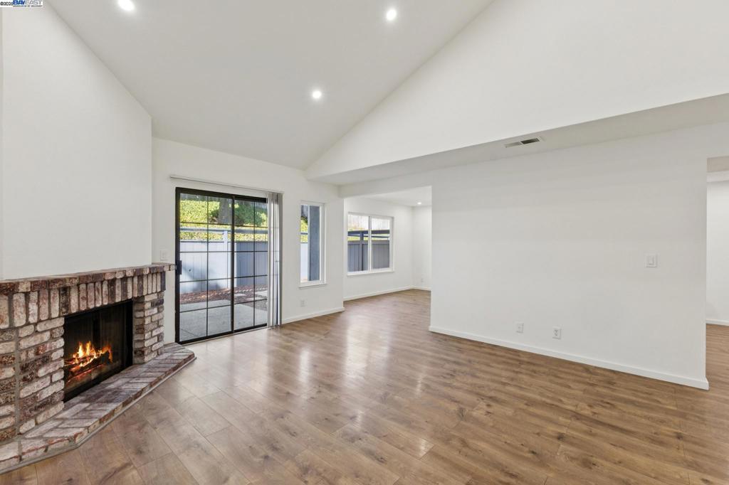 HAYWARD HILLS - Residential