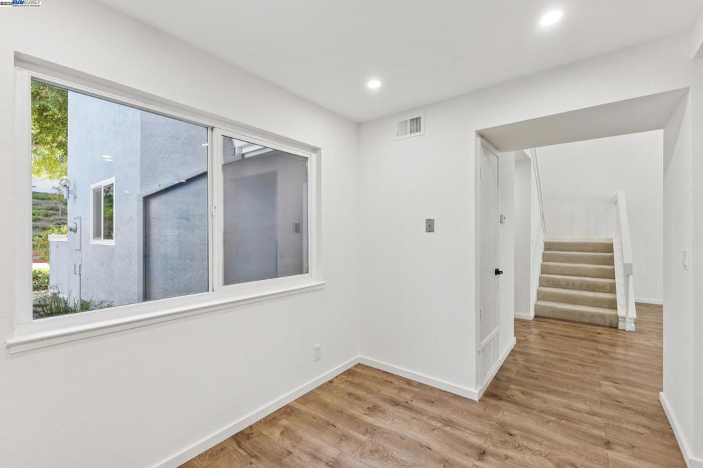 HAYWARD HILLS - Residential
