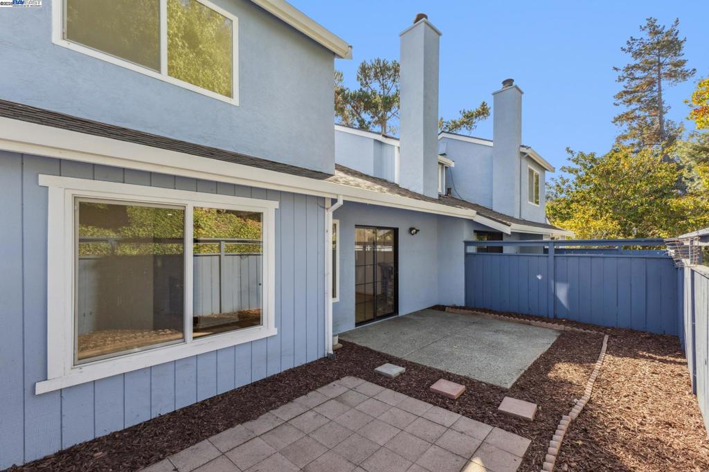 HAYWARD HILLS - Residential