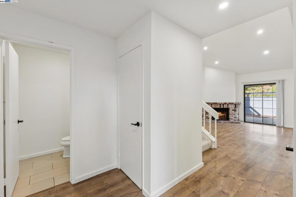 HAYWARD HILLS - Residential