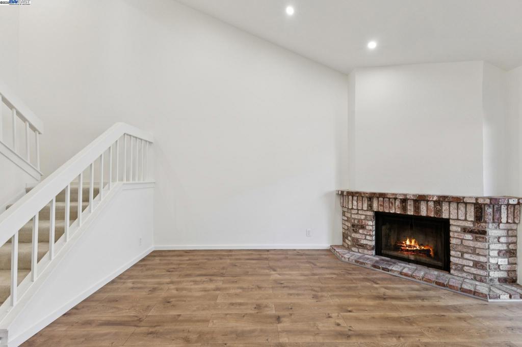 HAYWARD HILLS - Residential