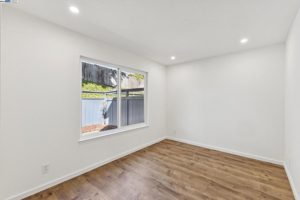 HAYWARD HILLS - Residential