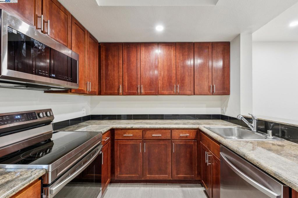 HAYWARD HILLS - Residential