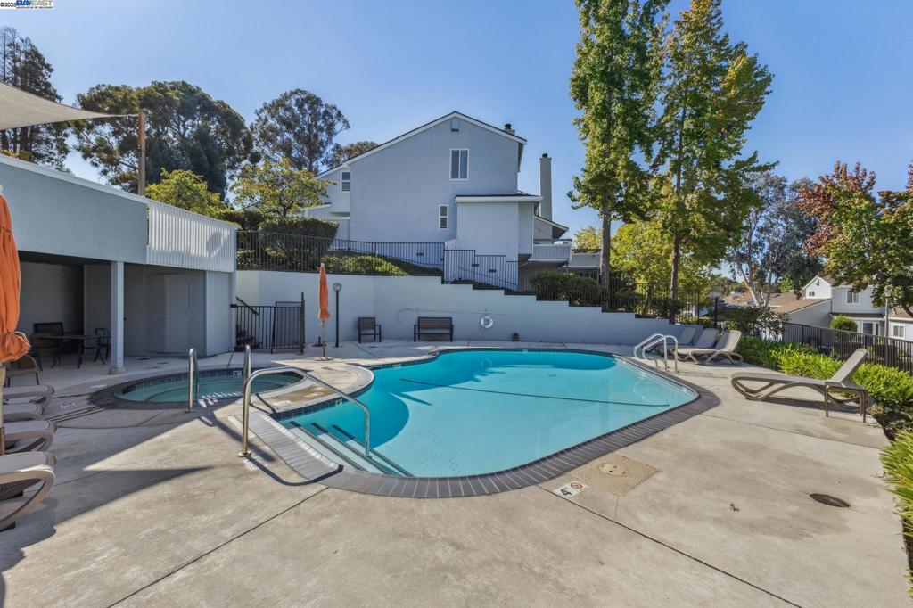 HAYWARD HILLS - Residential