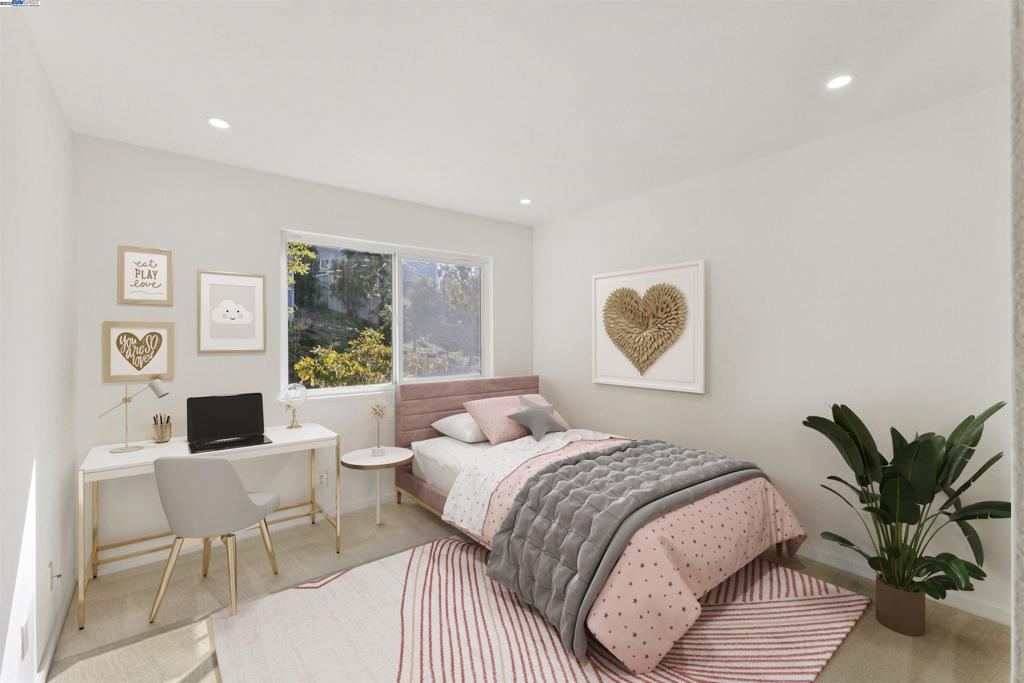 HAYWARD HILLS - Residential