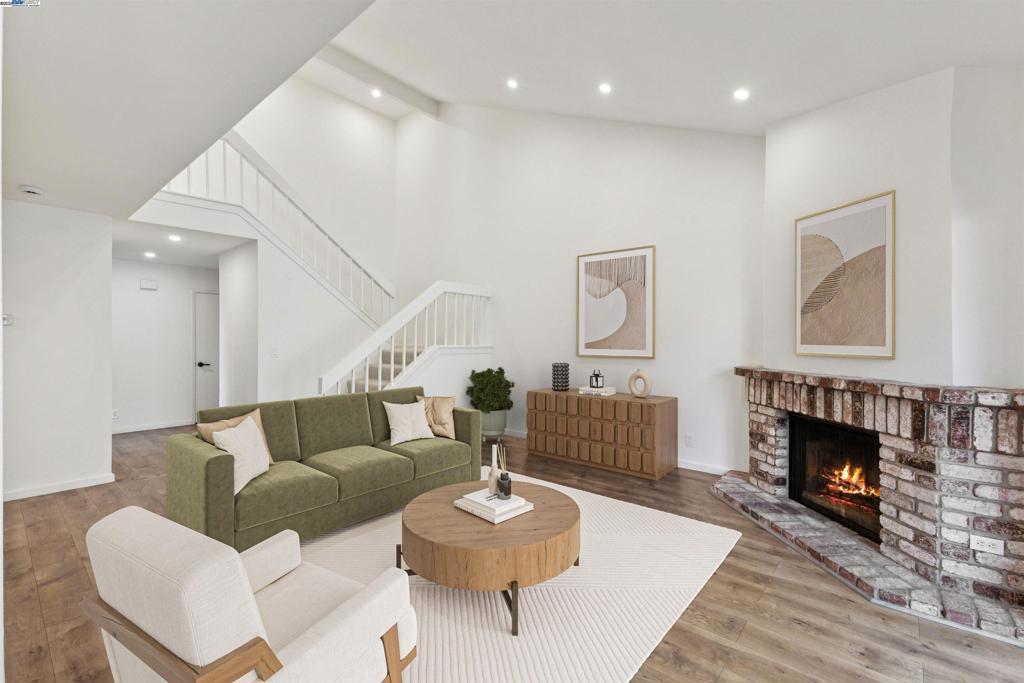 HAYWARD HILLS - Residential
