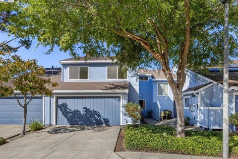Photo of 24735 Garwood Glen Dr Dr, Hayward, CA 94541 (MLS # 41115719) Photo of 24735 Garwood Glen Dr Dr, Hayward, CA 94541 (MLS # 41115719)